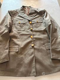 Abito stile militare