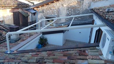 STRUTTURA IN ALLUMINIO PER TENDA ESTERNO.