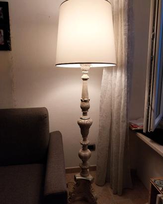 piantana in legno/paralume