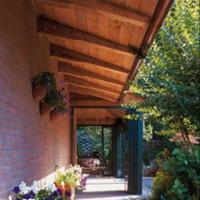 Pensilina in legno a sbalzo 