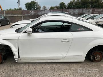 AUDI TT 2012 PER RICAMBI