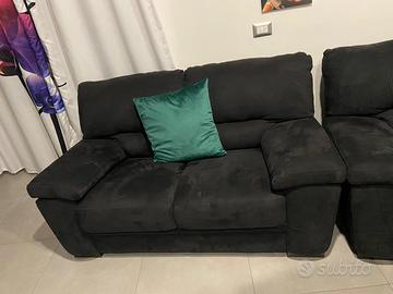 Divano due posti camoscio nero