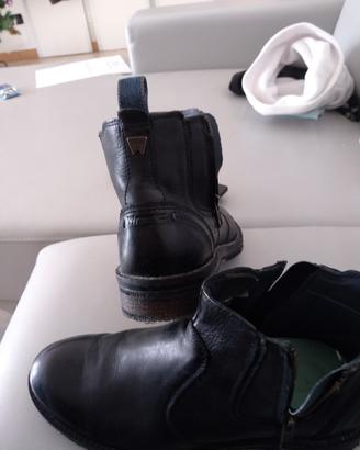  Stivaletto uomo colore nero