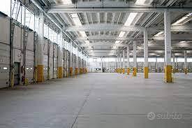 Immobile di 6500 m² con 3 locali a Gricignano di A