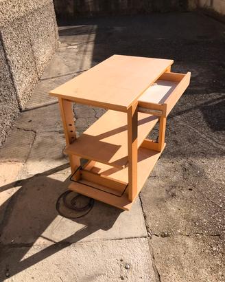 Carrello con ripiani e cassetto estraibile