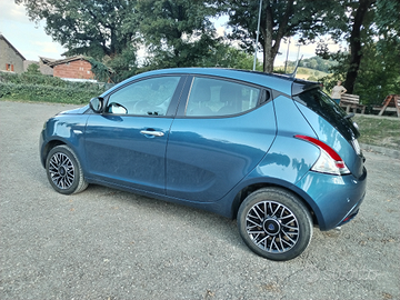 Lancia ypslon platino 1200 gpl