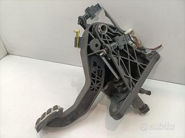 PEDALE FRIZIONE MERCEDES Classe B W246 2° Serie 6