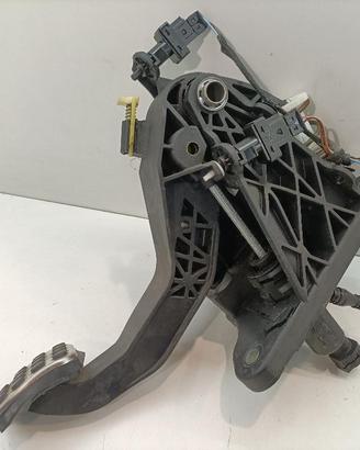 PEDALE FRIZIONE MERCEDES Classe B W246 2° Serie 6