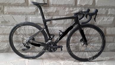 Bici da corsa full carbon