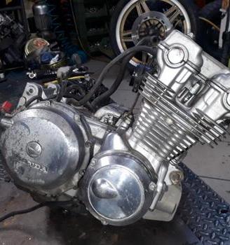 CB 750 F2 D 1983 : motore RC04E carburatori