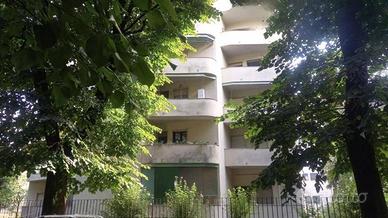Immobile in asta di 148 m² con 5 locali e box auto