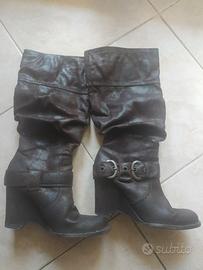 stivali stile scamosciato marroni 