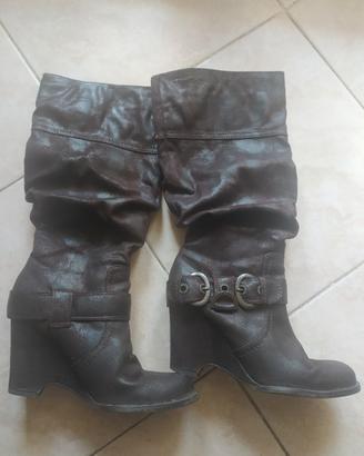 stivali stile scamosciato marroni 