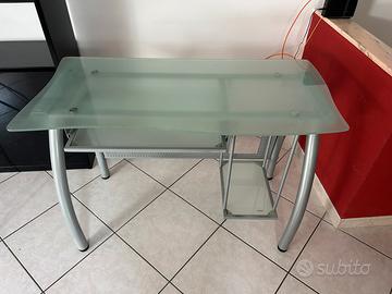 Scrivania in vetro