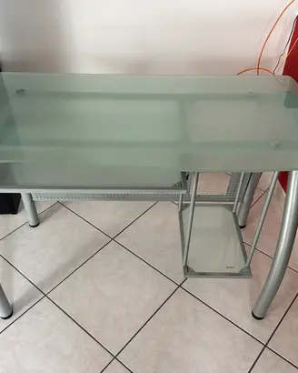 Scrivania in vetro