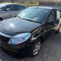 Dacia Sandero 1.4 8V Laureate Gpl