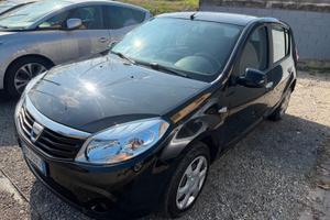 Dacia Sandero 1.4 8V Laureate Gpl