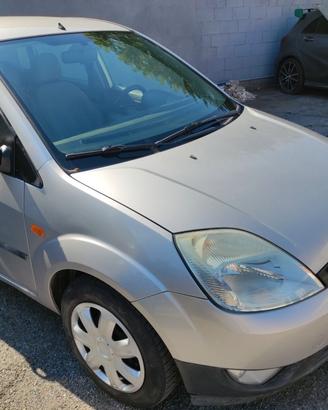 Ford Fiesta 1.4 16V 5p. Ghia