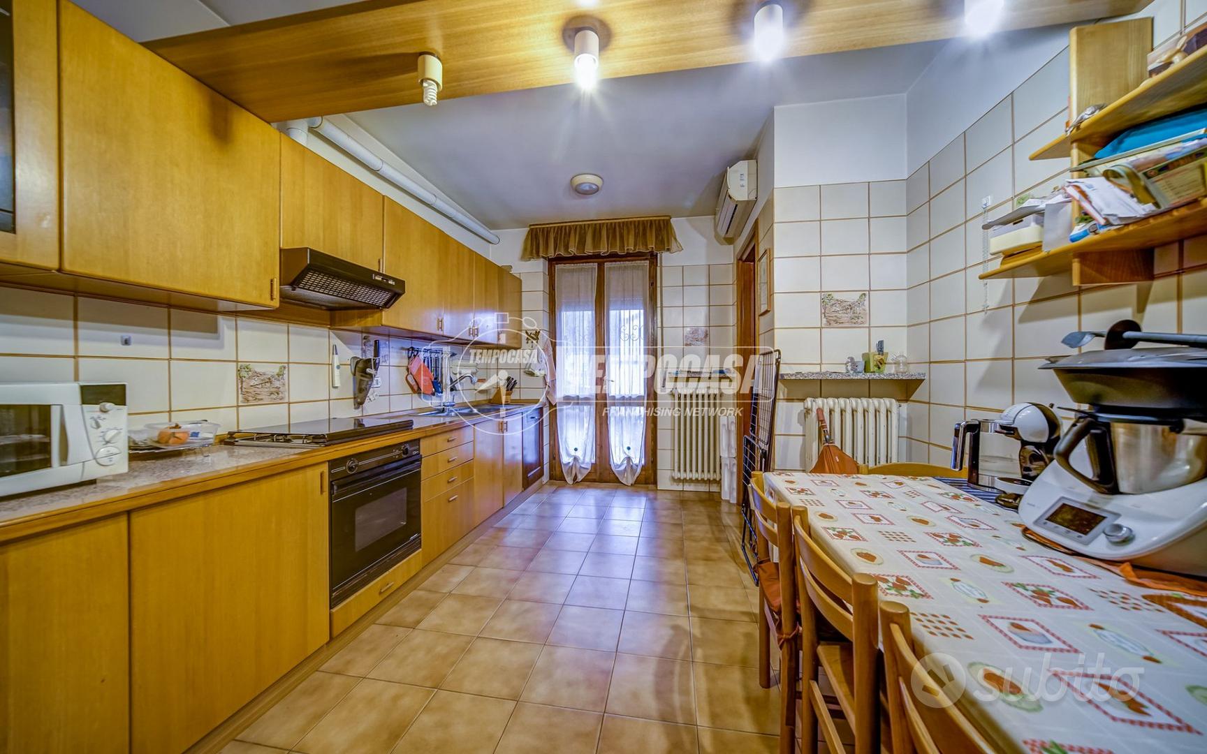 House in Fagnano Olona, Bergoro - View 5