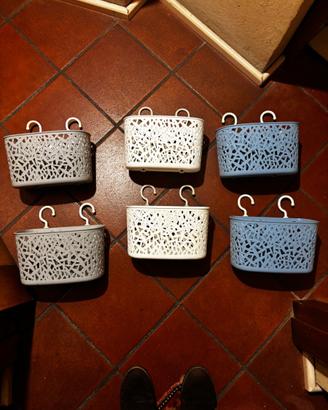 Cestini in plastica porta piante o oggetti