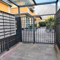 Trento, via Buccella, appartamento con cortile di