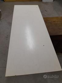 Pannello di legno bianco 150x57x2cm.