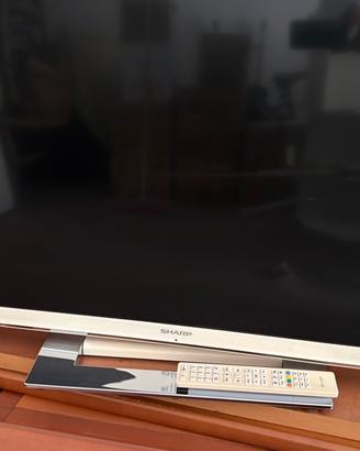 Televisore sharp 39” bianco