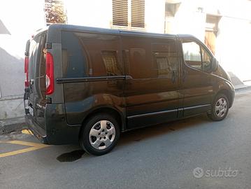 Opel vivaro 9 posti  Renault trafic 
