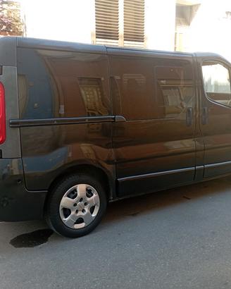 Opel vivaro 9 posti  Renault trafic 