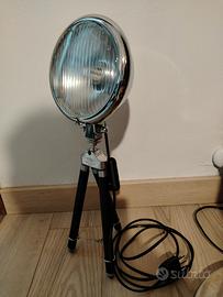 Lampada treppiede