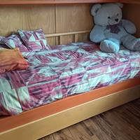 Letto singolo in legno