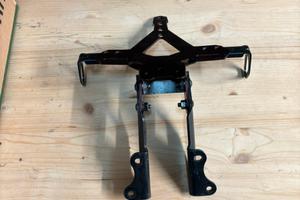 Porta Targa Regolabile Gilles ToolingMT10-07/ Fz1