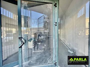 Attività / Licenza di 100 m² con 2 locali a Canica