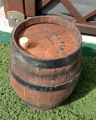 piccola botte di legno 