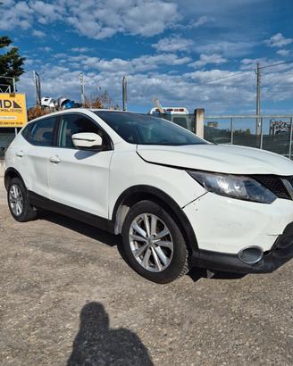 NISSAN QASHQAI SINISTRATO
