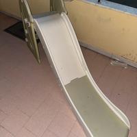 Scivolo con canestro