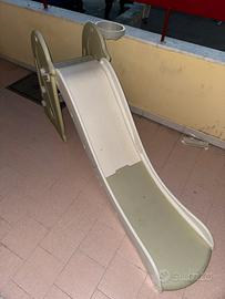 Scivolo con canestro