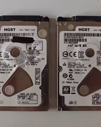 2x HD 2,5" 500 GB Hitachi GST