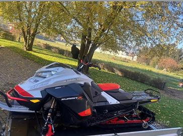 Motoslitta skidoo
