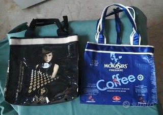Borse realizzate con sacchetti del caffè