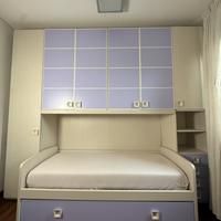 Cameretta bambini lilla e bianco