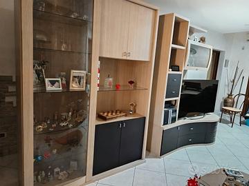 parete attrezzata per sala 