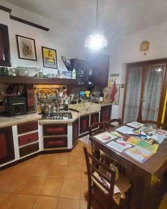 Cucina in legno massello