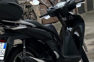Scooter sh Honda 150 come nuovo