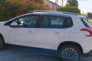Auto peugeot 2008