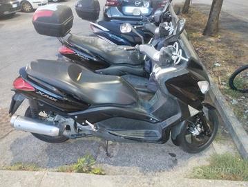 Yamaha Xmax 125 