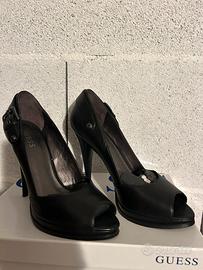 Scatpe donna con tacco guess