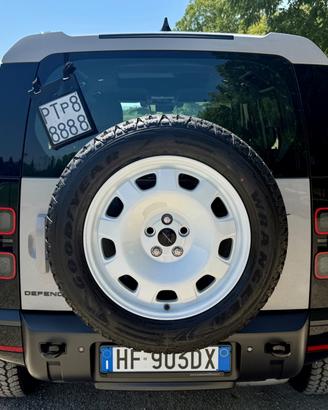 Land Rover Defender 110 - LEASING LEGGERE DESCRIZI
