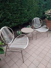 sedie e tavolino da giardino