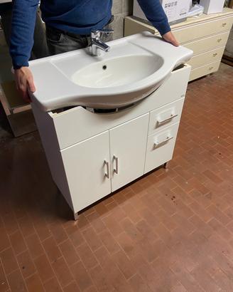Mobile bagno con specchiera e cassetti